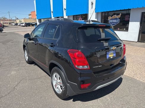 Used 2022 Chevrolet Trax LT w/ LT Convenience Package AWD/4WD image 11