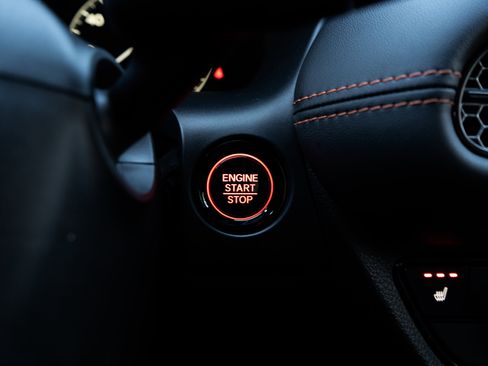 Used 2024 Honda HR-V Sport image 25