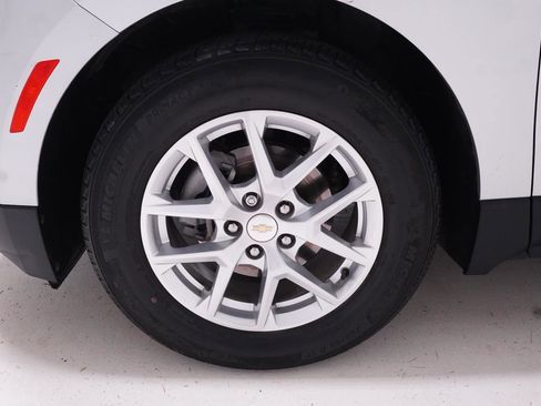 Used 2022 Chevrolet Equinox LS FWD image 36