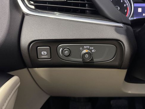 Used 2020 Buick Enclave Premium w/ Sun and Sites Package FWD image 20