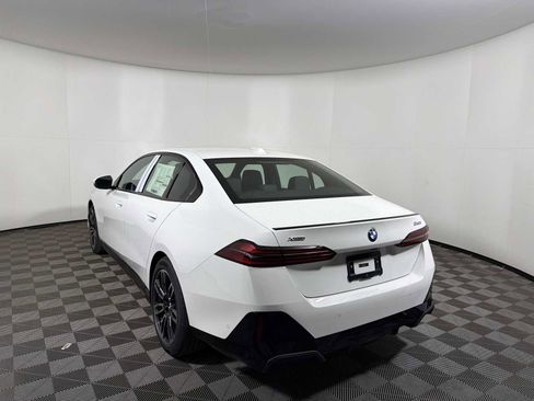 New 2026 BMW 530i xDrive w/ M Sport Package image 3