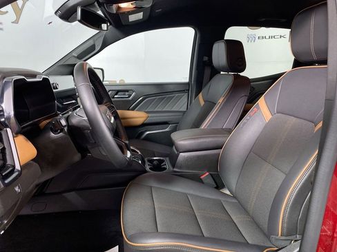 Used 2023 GMC Canyon AT4 w/ Technology Package image 11