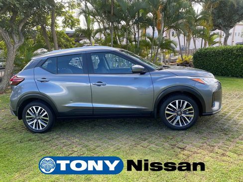 Used 2021 Nissan Kicks SV image 8