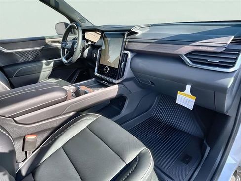 New 2026 GMC Acadia Denali w/ Super Cruise Package image 29