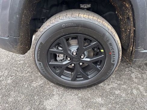 Used 2026 Jeep Grand Cherokee Altitude image 11