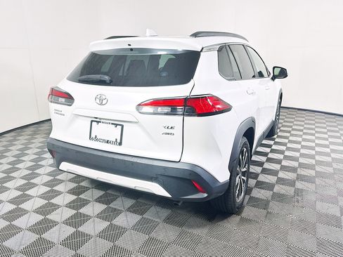 Used 2023 Toyota Corolla Cross XLE w/ Convenience Package AWD/4WD image 3