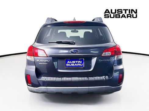 Used 2011 Subaru Outback 2.5i Limited image 6