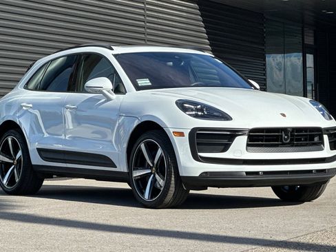 Used 2025 Porsche Macan image 10