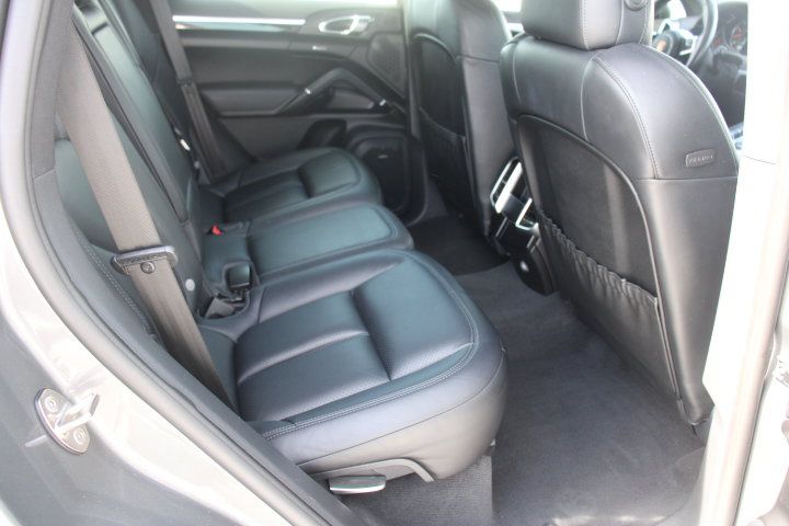 Used 2016 Porsche Cayenne AWD/4WD image 18