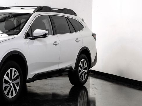 Used 2020 Subaru Outback Premium image 8