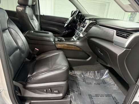 Used 2018 Chevrolet Suburban LT AWD/4WD image 43