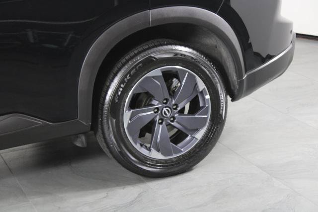 Certified 2026 Nissan Rogue SV FWD image 12