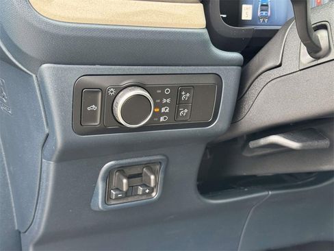 New 2026 Ford Maverick Lariat image 9