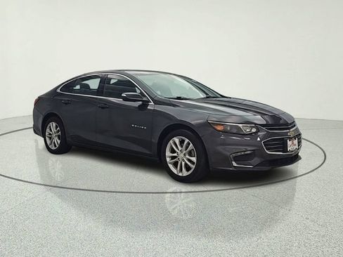 Used 2017 Chevrolet Malibu LT FWD image 8