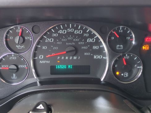 Used 2024 Chevrolet Express 2500 w/ Driver Convenience Package RWD image 15