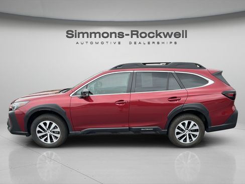 Used 2024 Subaru Outback Premium AWD/4WD image 2