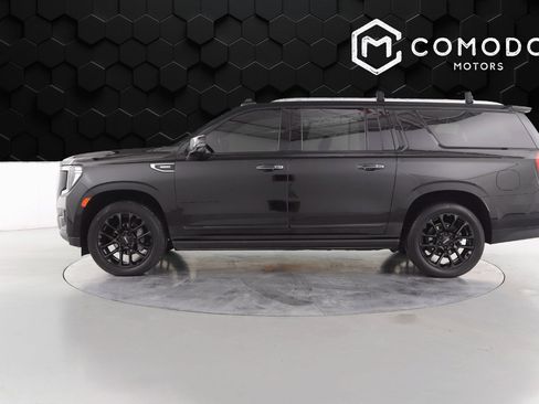 Used 2023 GMC Yukon XL Denali w/ Denali Reserve Package image 6