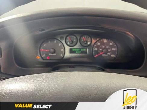 Used 2007 Ford Taurus SE FWD image 17