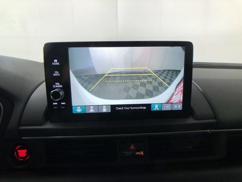 Used 2023 Honda Pilot Touring image 12