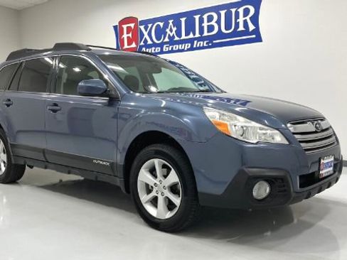 Used 2013 Subaru Outback 2.5i Premium w/ All-Weather Pkg AWD/4WD image 2