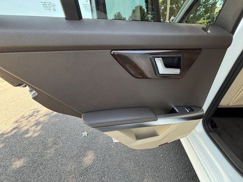 Used 2014 Mercedes-Benz GLK 350 4MATIC image 33