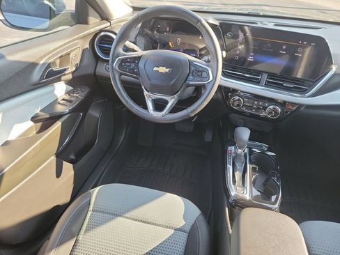 Certified 2026 Chevrolet Trax LT w/ Driver Confidence Package FWD image 15