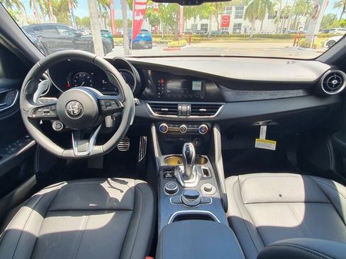 New 2024 Alfa Romeo Giulia Sprint image 8