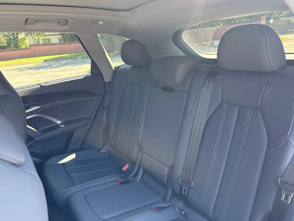 Used 2025 Audi Q5 Premium AWD/4WD image 23