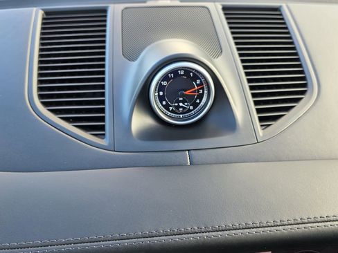 Used 2020 Porsche Macan S image 24