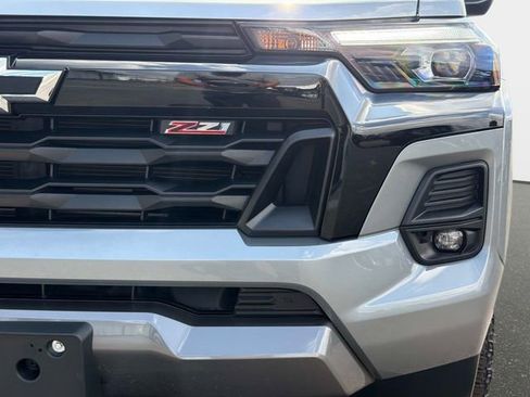 Used 2025 Chevrolet Colorado Z71 AWD/4WD image 9