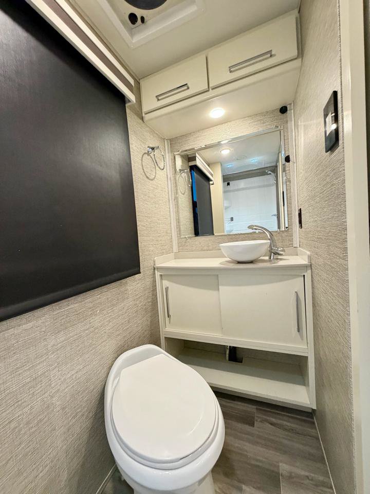 Used 2019 Mercedes-Benz Sprinter 170 image 80