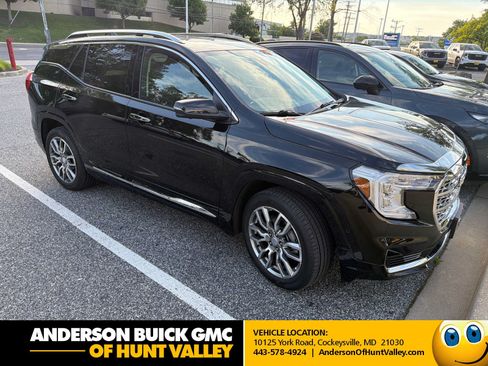 Used 2023 GMC Terrain Denali w/ Denali Premium Package AWD/4WD image 1