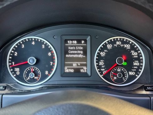Used 2017 Volkswagen Tiguan Limited w/ Premium Package FWD image 30
