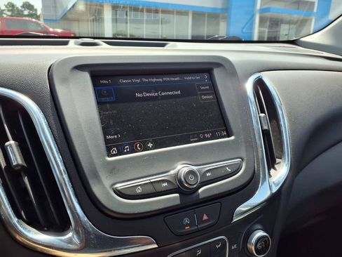 Used 2024 Chevrolet Equinox LT w/ LPO, Floor Liner Package FWD image 4