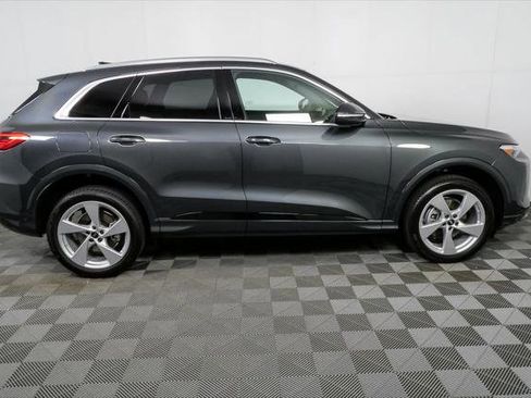 Certified 2025 Audi Q5 Premium Plus AWD/4WD image 2