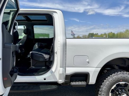 New 2025 Ford F350 Lariat w/ Lariat Ultimate Package image 28
