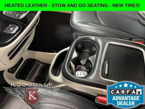Used 2024 Chrysler Pacifica Touring-L FWD image 17