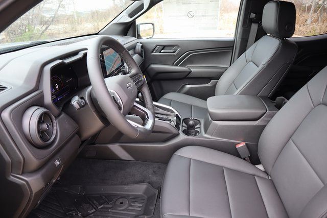 New 2025 Chevrolet Colorado Trail Boss w/ Midnight Edition AWD/4WD image 10