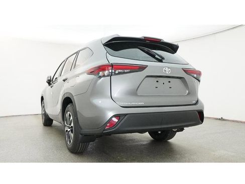 New 2026 Toyota Highlander XLE image 22