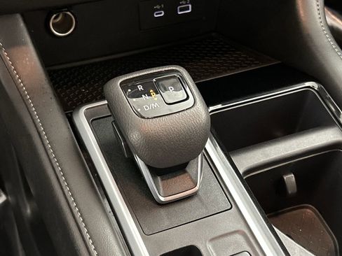 Used 2024 Nissan Pathfinder SV image 15