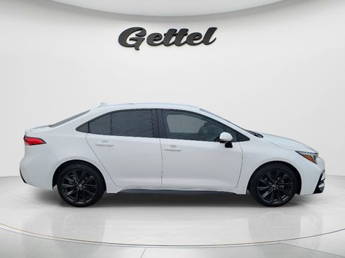 Certified 2024 Toyota Corolla SE FWD image 4