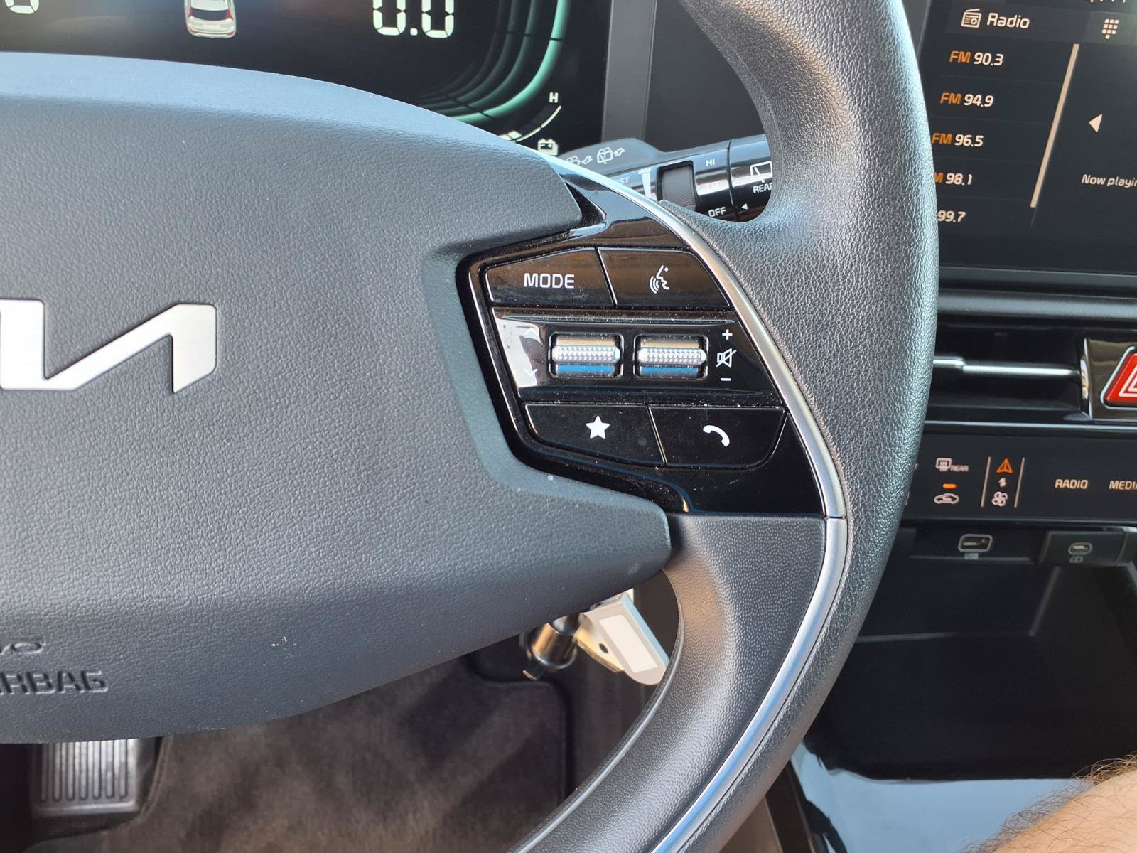 Used 2025 Kia Niro LX FWD image 19