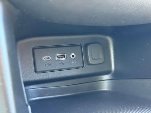 Used 2019 Chevrolet Equinox LT w/ Driver Convenience Package image 16