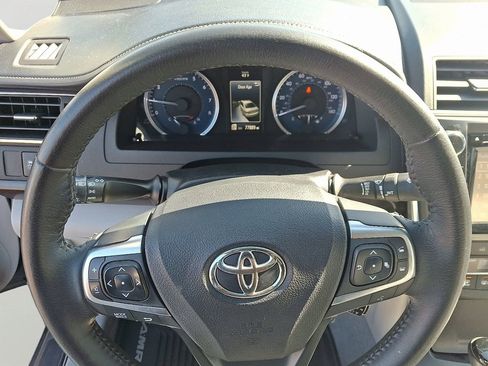 Used 2017 Toyota Camry XLE FWD image 19
