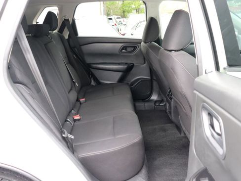 Used 2024 Nissan Rogue S FWD image 13
