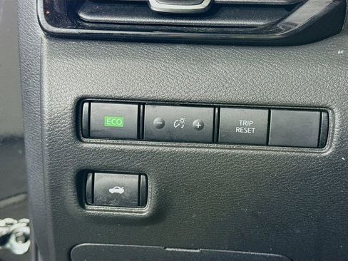 Certified 2024 Nissan Sentra SV image 18