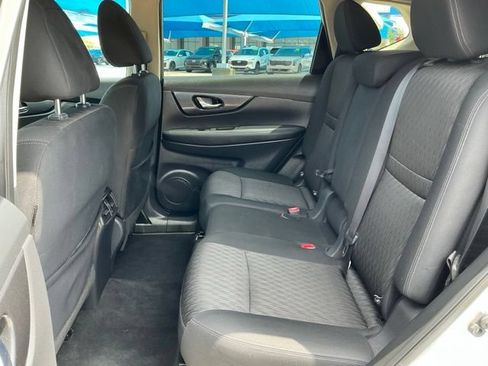Used 2020 Nissan Rogue SV FWD image 9