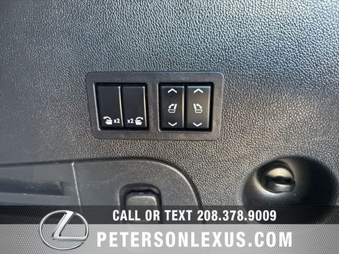 Used 2019 GMC Yukon Denali w/ Denali Ultimate Package image 24