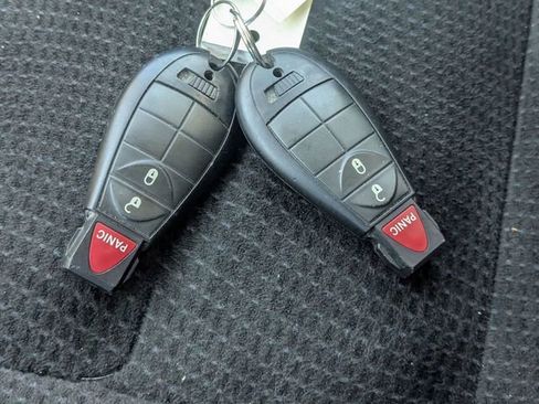 Used 2020 Dodge Grand Caravan SE image 34