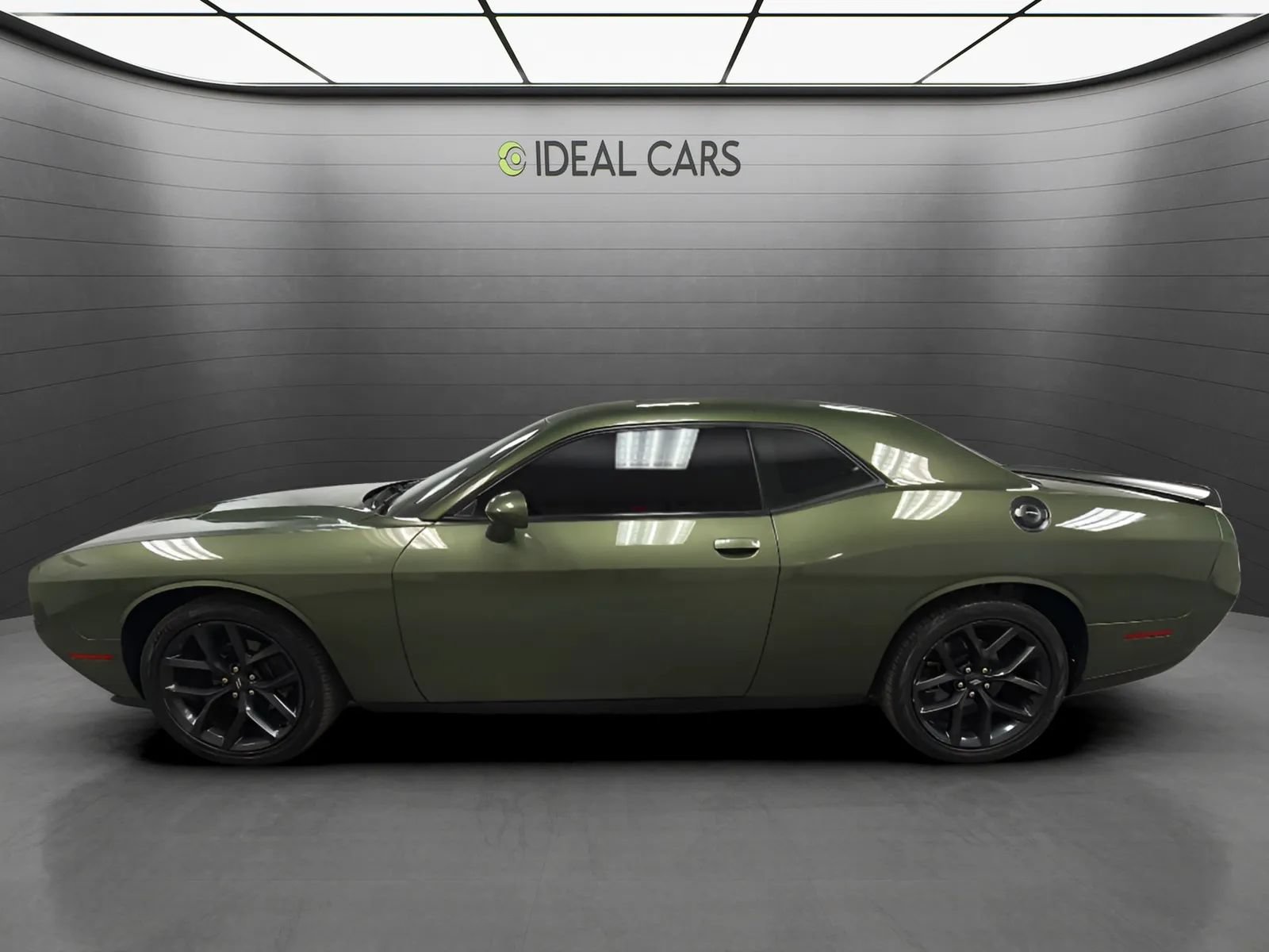 Used 2020 Dodge Challenger SXT w/ Blacktop Package RWD image 8